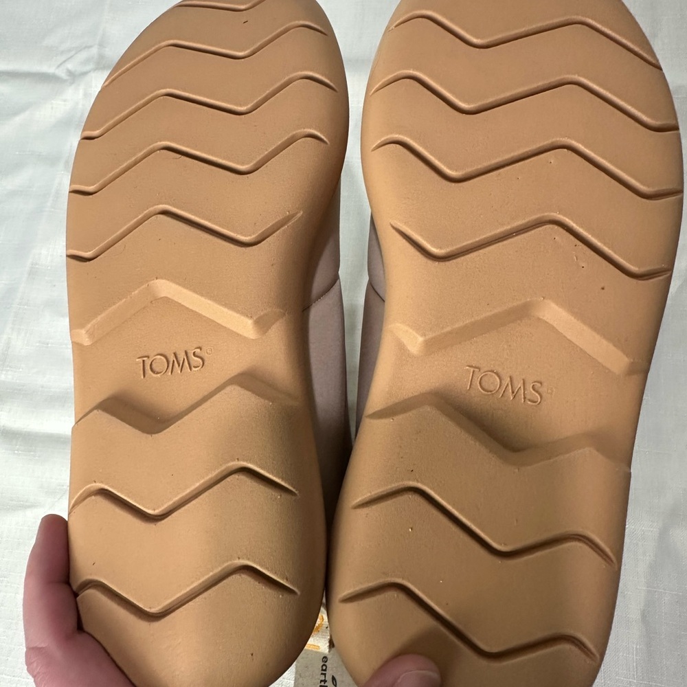 NWT TOMS Reprieve Mallow Puffer Boots Cream Size 7 - Picture 7 of 7